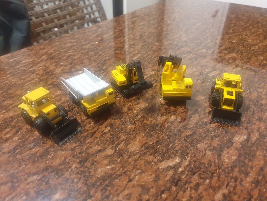 1:64 Matchbox Resoraki