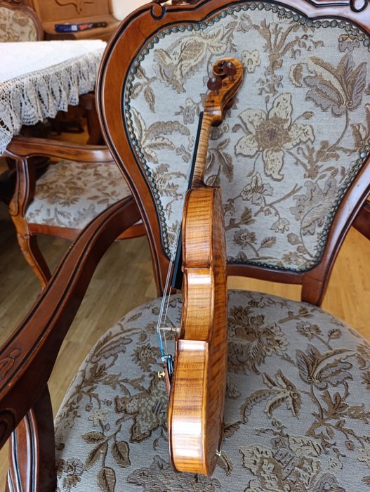 Prawie Nowe skrzypce z Włoch