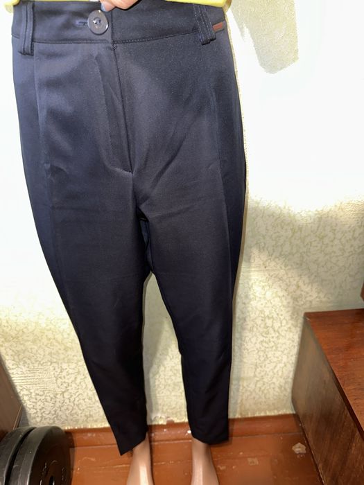 Женские костюмные брюки