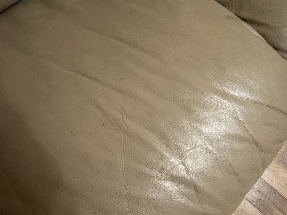 Шкіряний диван та крісла