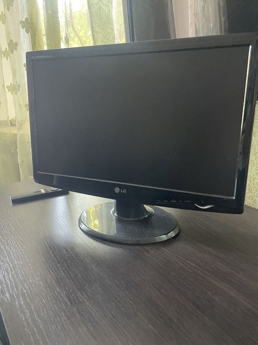 Монтиор LG 20 дюймов