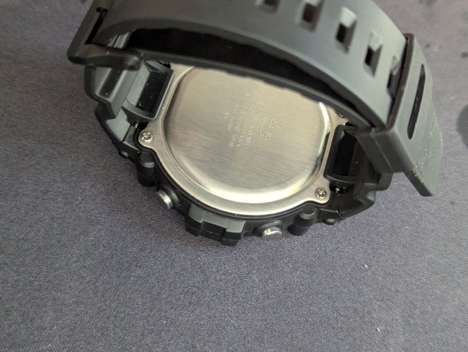 Casio ae1500wh з подряпинами