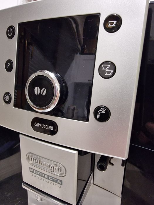 Ekspres do kawy DeLonghi Perfecta Cappuccino