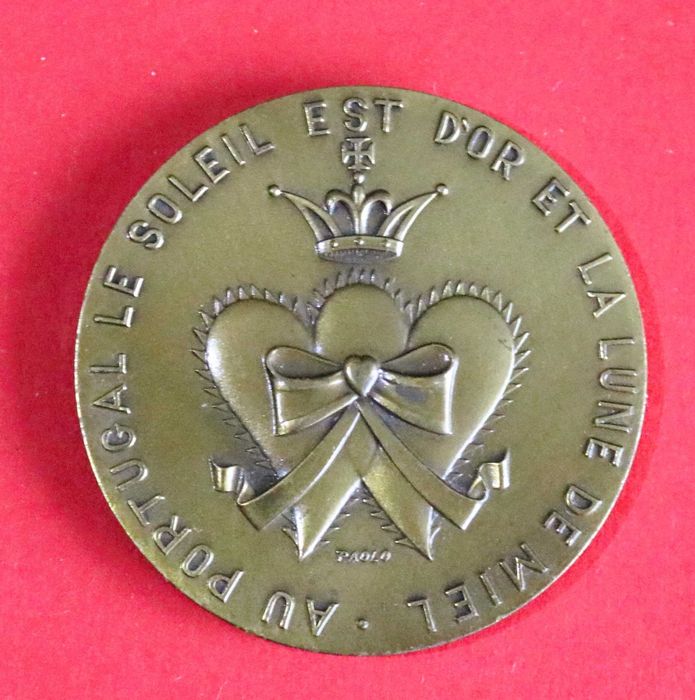 Casa de Portugal em Paris, medalha de Paolo