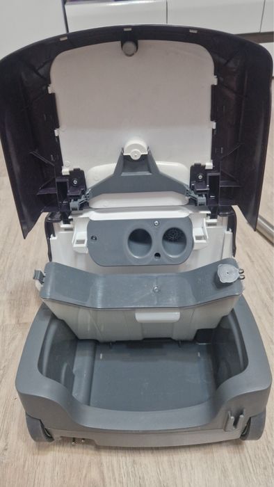 пилосос Bosch AquaWasch&Clean Serie4
