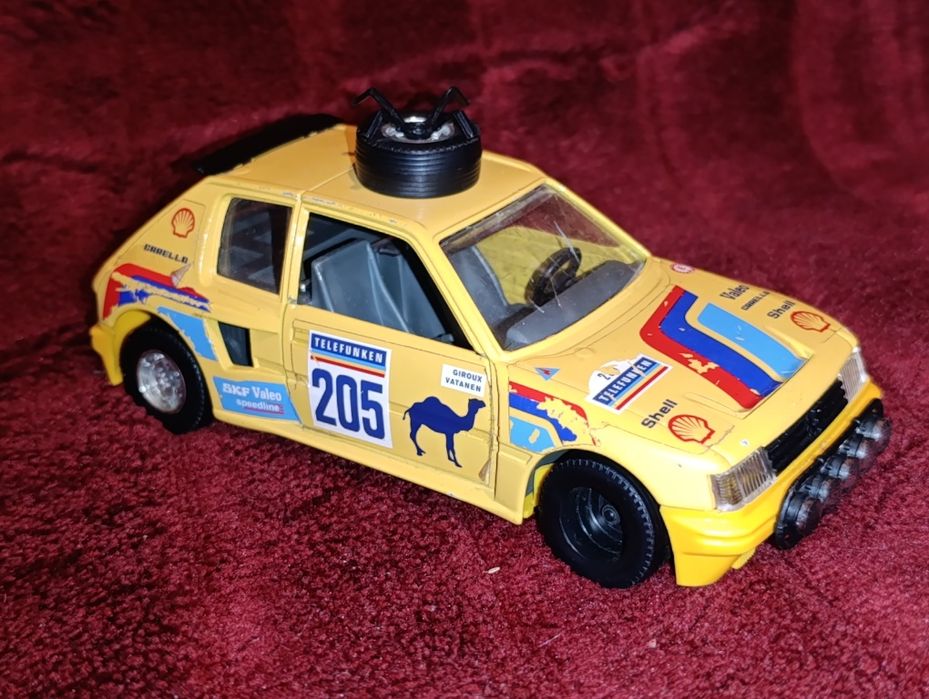 Miniatura Burago Peugeot 205 Turbo
