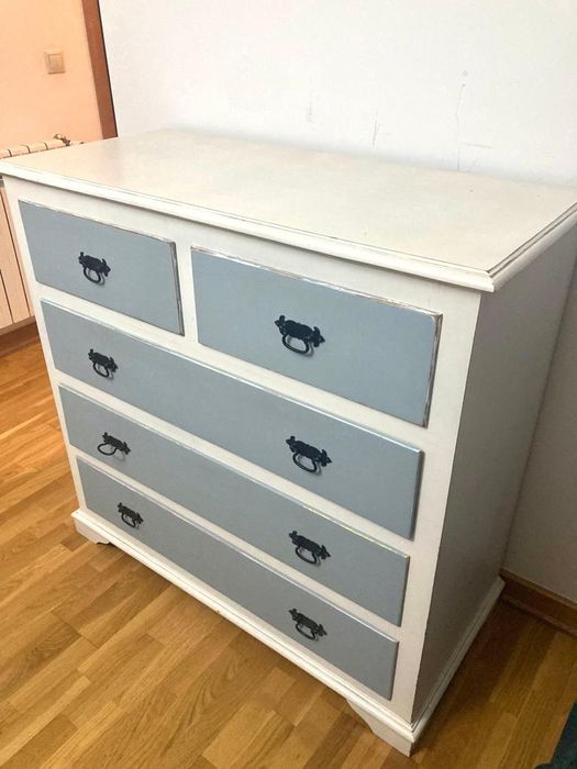 Cómoda tipo camiseiro