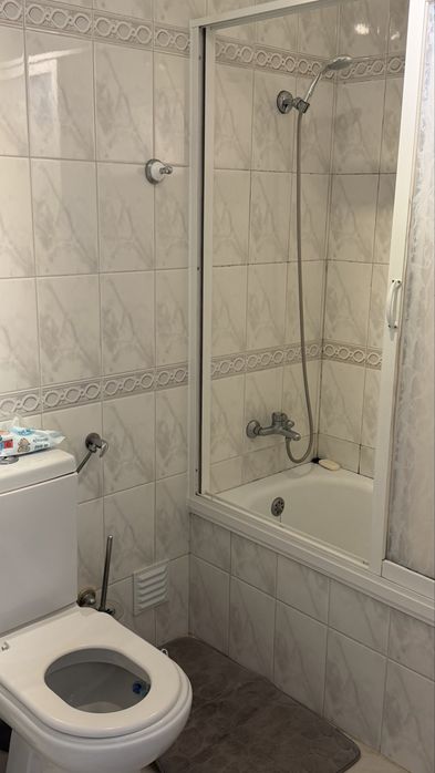 Quarto em T3, para entrada a partir de 01/09 no Casal Moinho 400€ com todas as despesas incluídas.   Interessados chamar WhatsApp 939375833