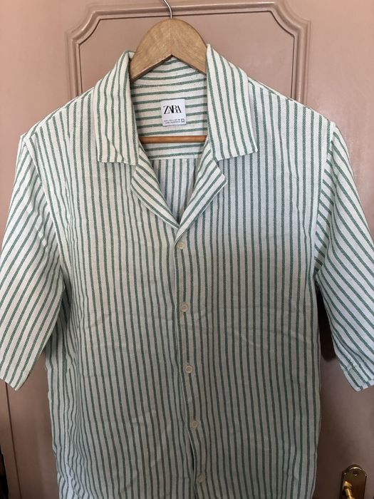 Camisa Zara às riscas verdes