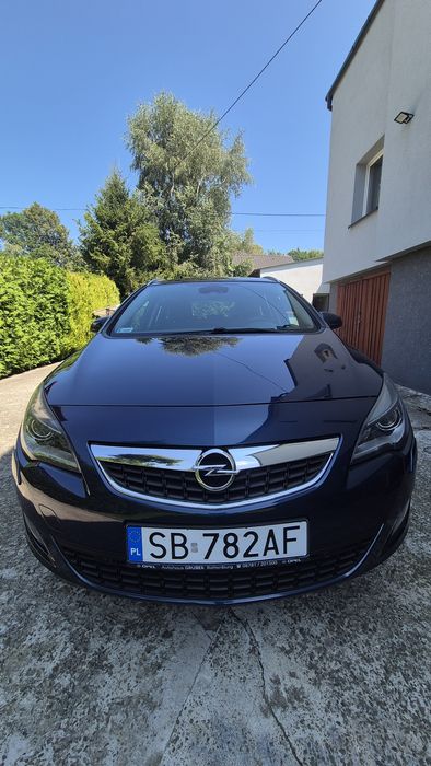 Opel Astra j 1.4 turbo 2010/11 r. Super stan