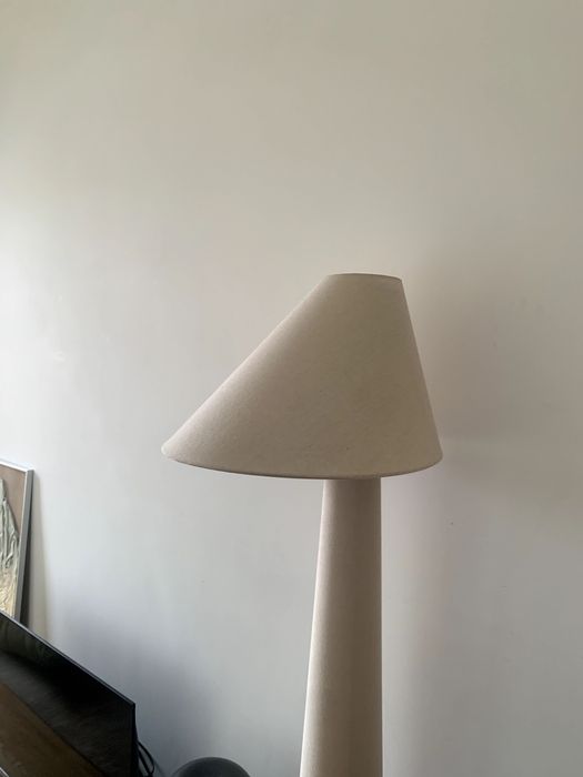 Candeeiro de pe AREA