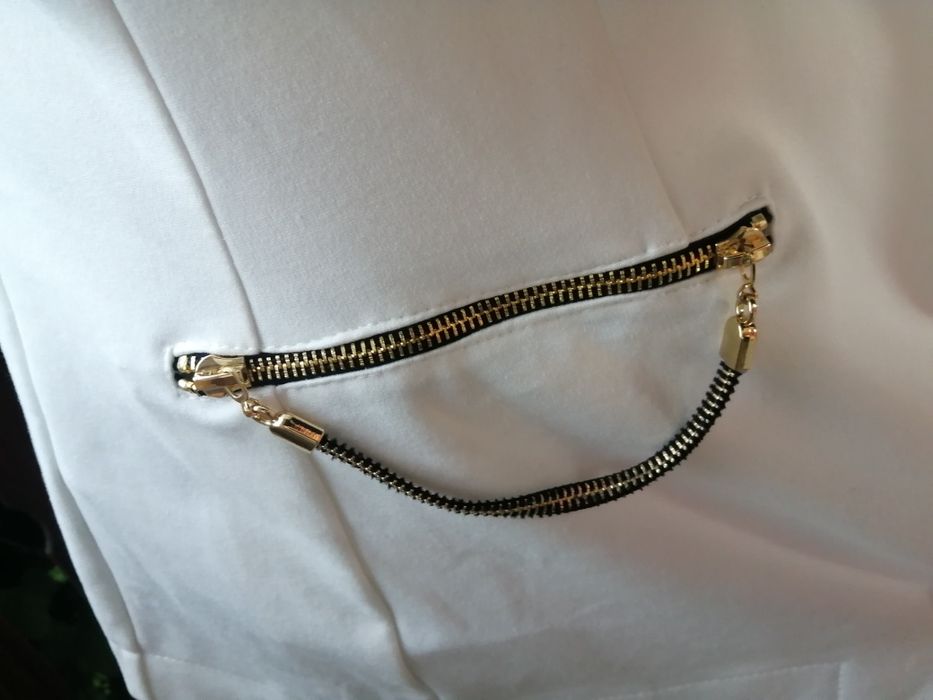 Strój garniturowy spodnie plus żakiet biel ekri