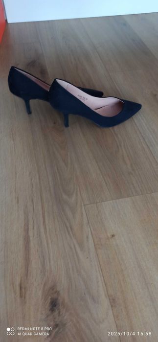 Czółenka granatowe rozm.40