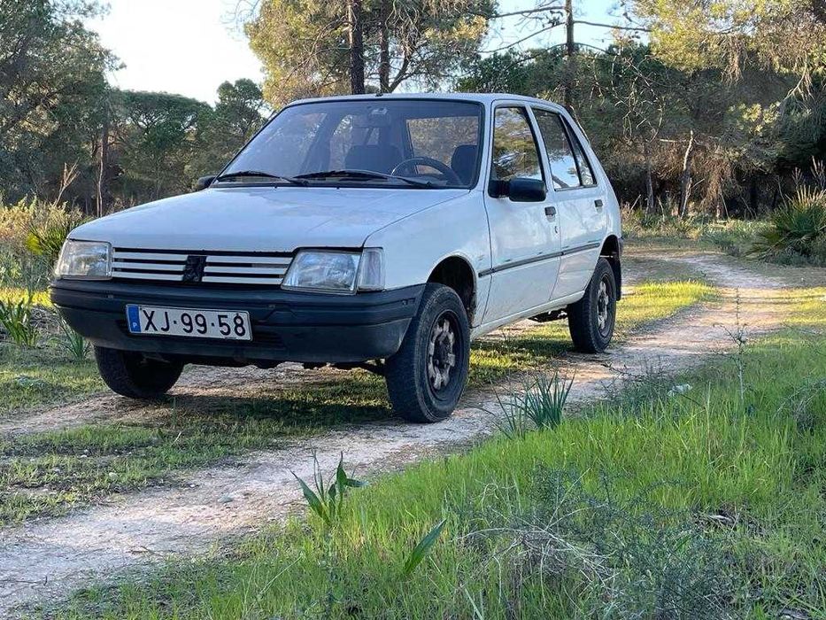 Peugeot 205 preparado para UNIRAID