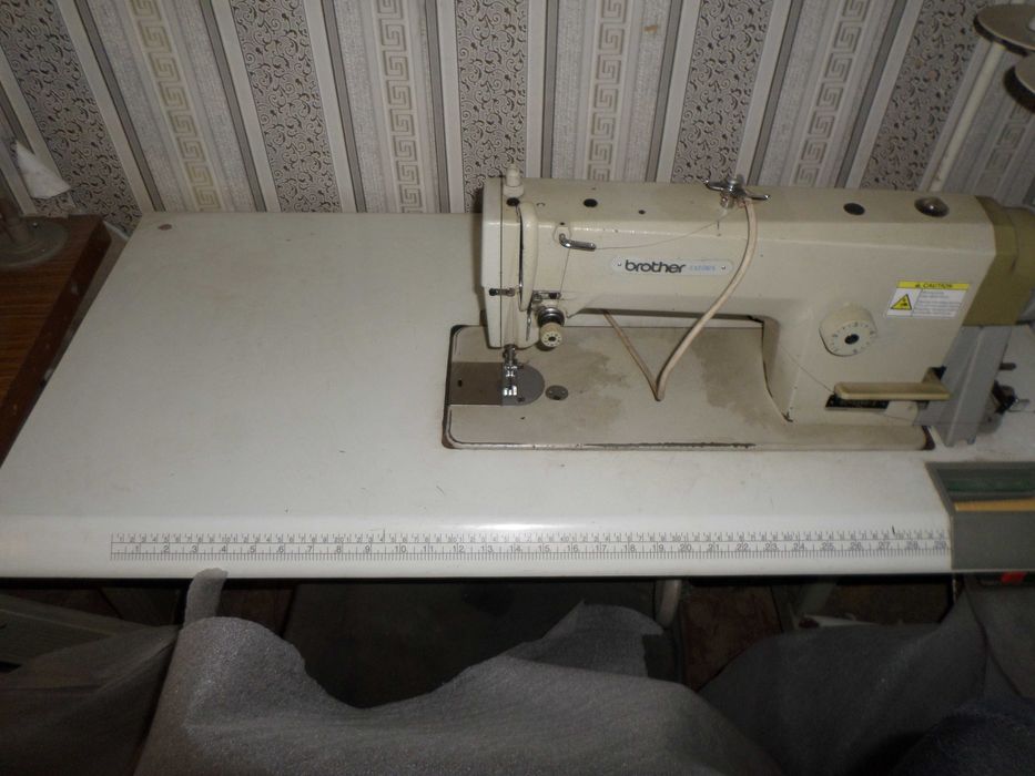 Продам швейную машинку и оверлок Brother