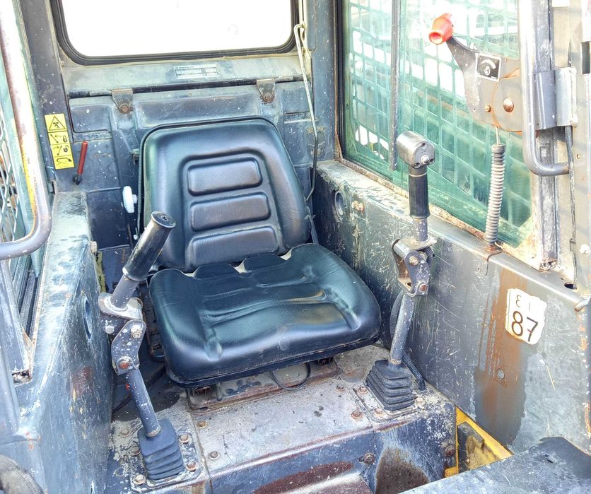 Mini Pá-Carregadora NEW HOLLAND (2004) 6700h