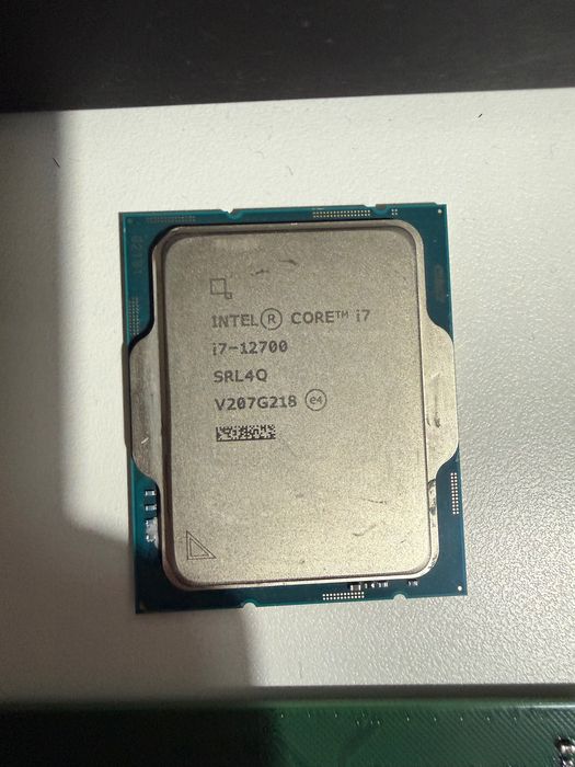 Intel Core i7-12700 (LGA1700)
