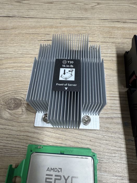 AMD EPYC 7302 + охолодження HPE + 3 вентилятори,HPE Proliant DL385 G10