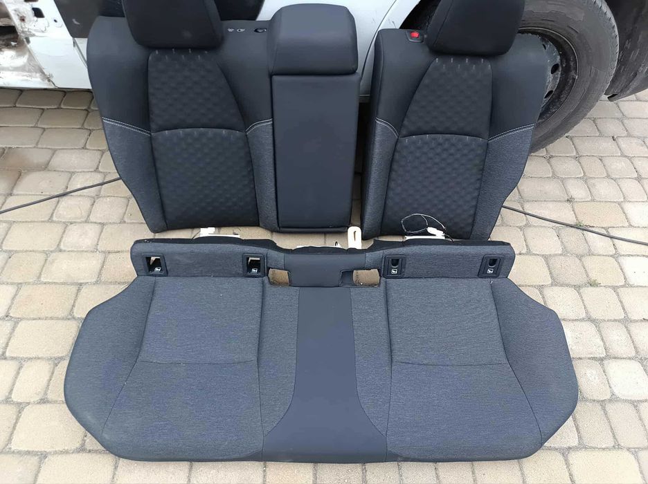 Toyota Corolla E21 sedan fotele kanapa boczki tunel lift wysyłka