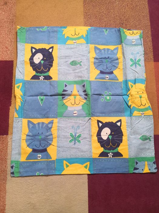Conjunto de edredão e dois conjuntos de cama. Indicados para beliche..