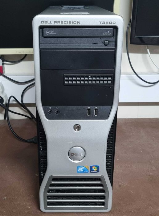 Dell T3500 / Xeon W3530 / 8GB / 320HDD / Quadro 2000