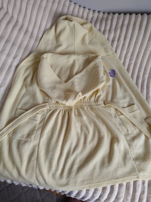 Szlafrok Primark r.116 cytrynka