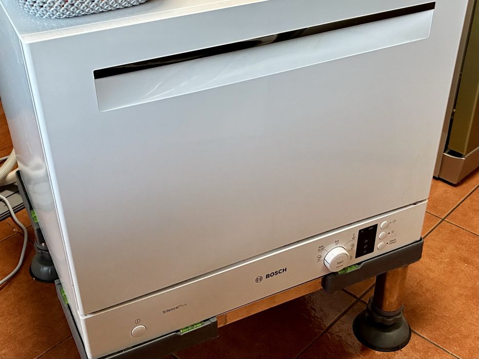 Máquina de Lavar Loiça Bosch (6 Conjuntos) SKS62E32EU - IMPECÁVEL