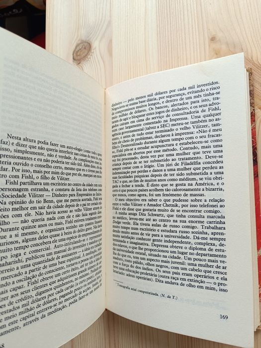 Livro "Morrem mais de mágoa" de Saul Bellow