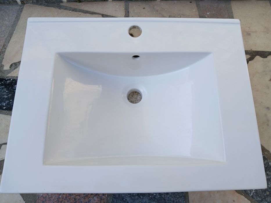 Lavatório de encastrar.