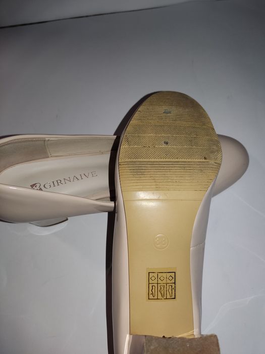 Жіночі туфлі "Girnaive"