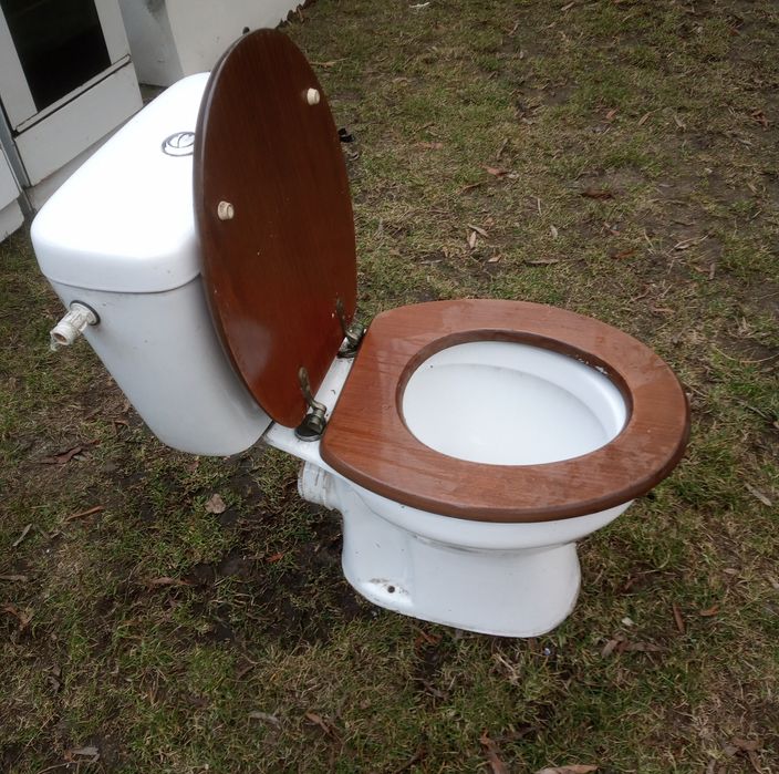 Toaleta WC ,            .