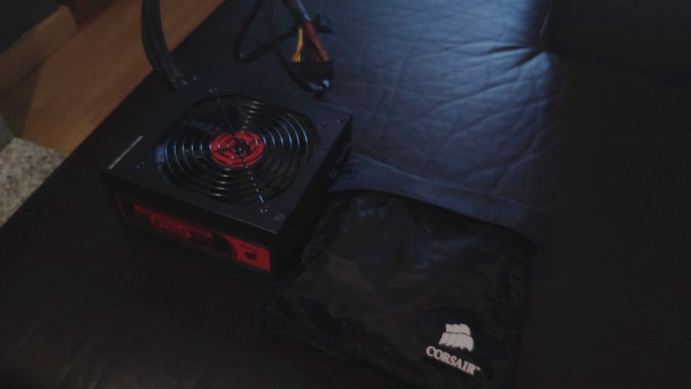 Fonte alimentação Corsair, 620w