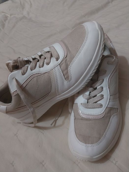 Damskie adidasy  tamaris