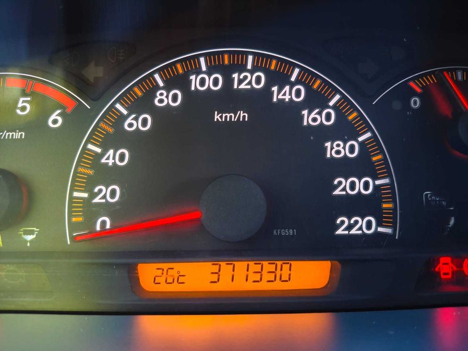 Samochód Honda FR-V
