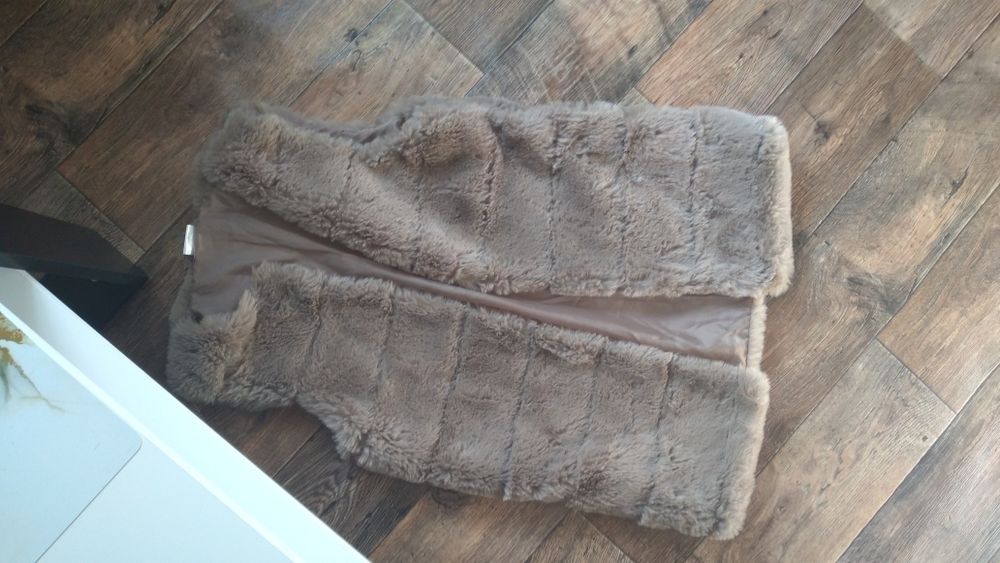 Nowa kremowa kamizelka futerko rozmiar S/M