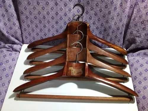 Cabides em madeira antigos e modernos (Lote)