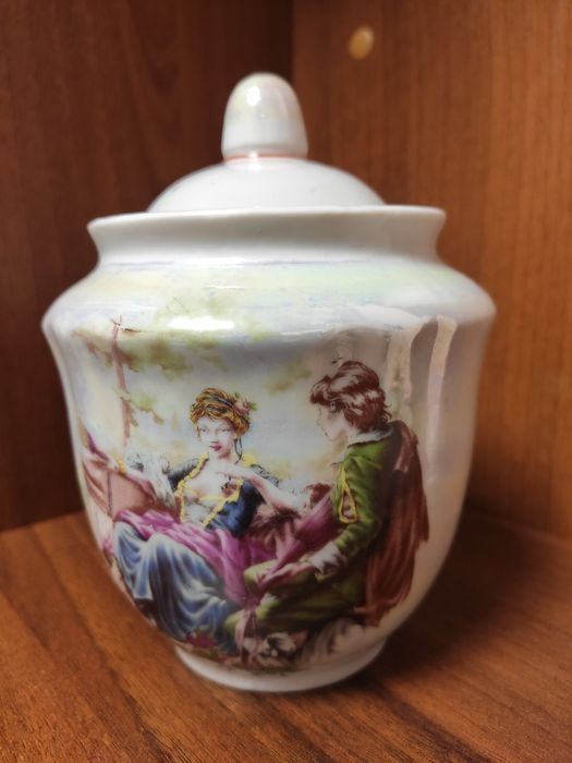 Конфетниця    сахарниця