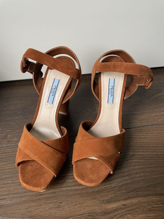Sandálias Prada originais