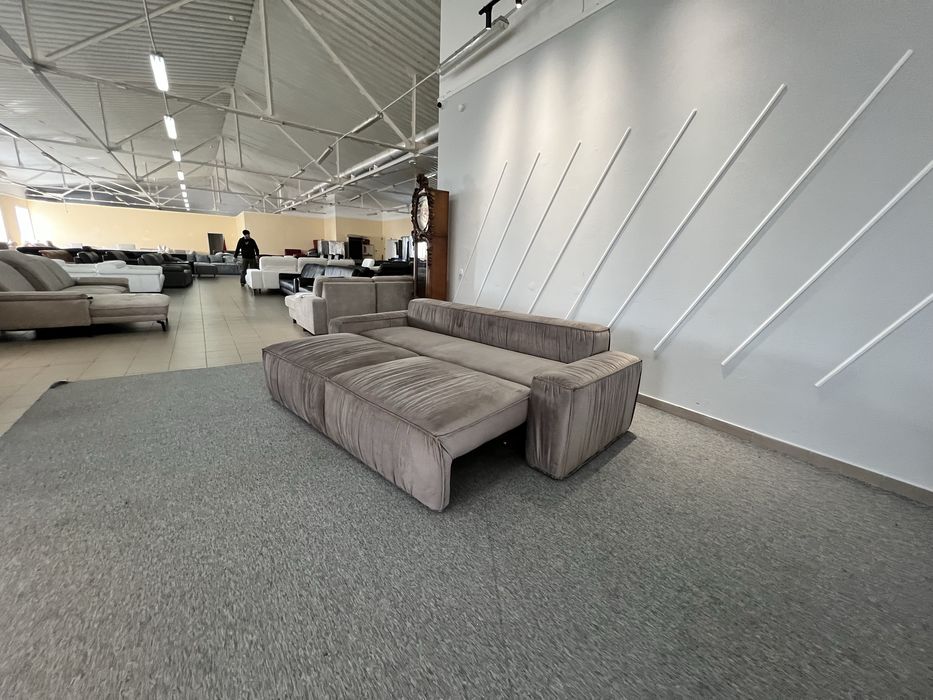 Новий розкладний прямий диван велюр