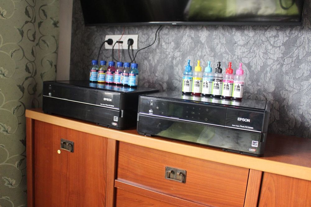 Принтер  epson на шість картріджів