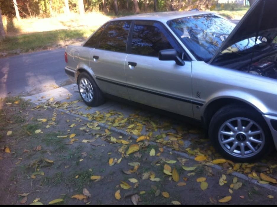 Продам ауди 80 б4, седан, стан чудовий, двигун 2,3, все працюе, один власник , кого цікавить, дзвоніть розповім.