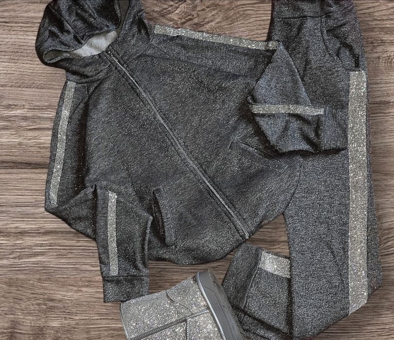 Люрексовий спортивний костюм зі стразовими лампасами