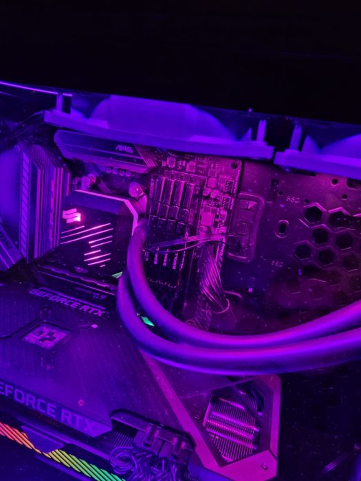 Ryzen 5 5600x + msi b550 tomahawk + 32gb ram ddr4 3200mhz + chłodzenie