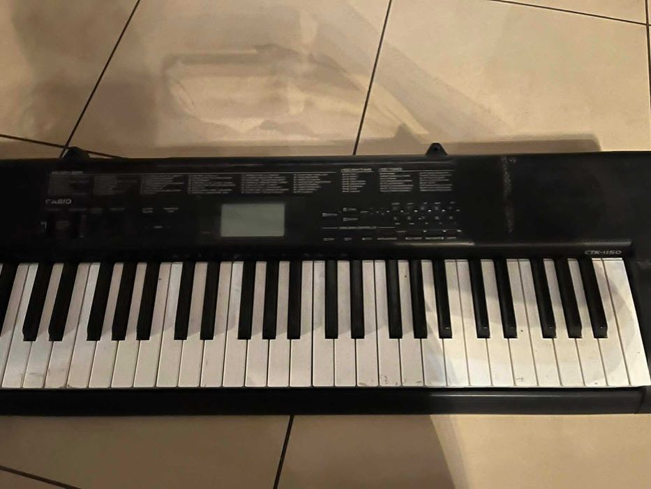 Keyboard Yamaha Porta Sound PSS-580