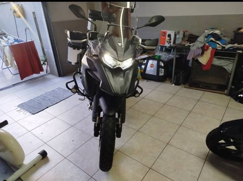 Moto QJ Motor 550 X