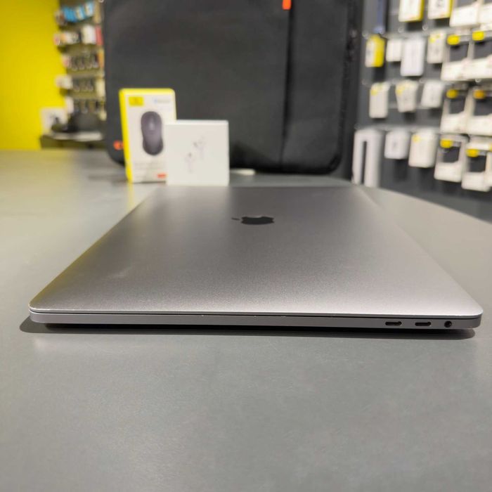 MacBook Pro 15" 2018 i7 16gb RAM 256Gb SSD Space Gray Низька Ціна!