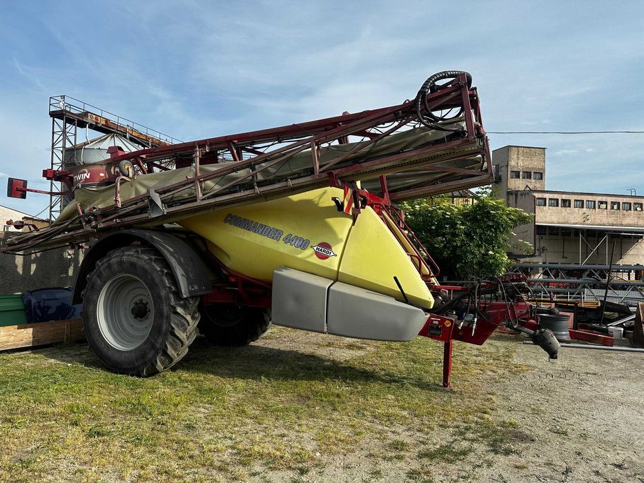 Opryskiwacz HARDI COMMANDER 4400 z rękawem
