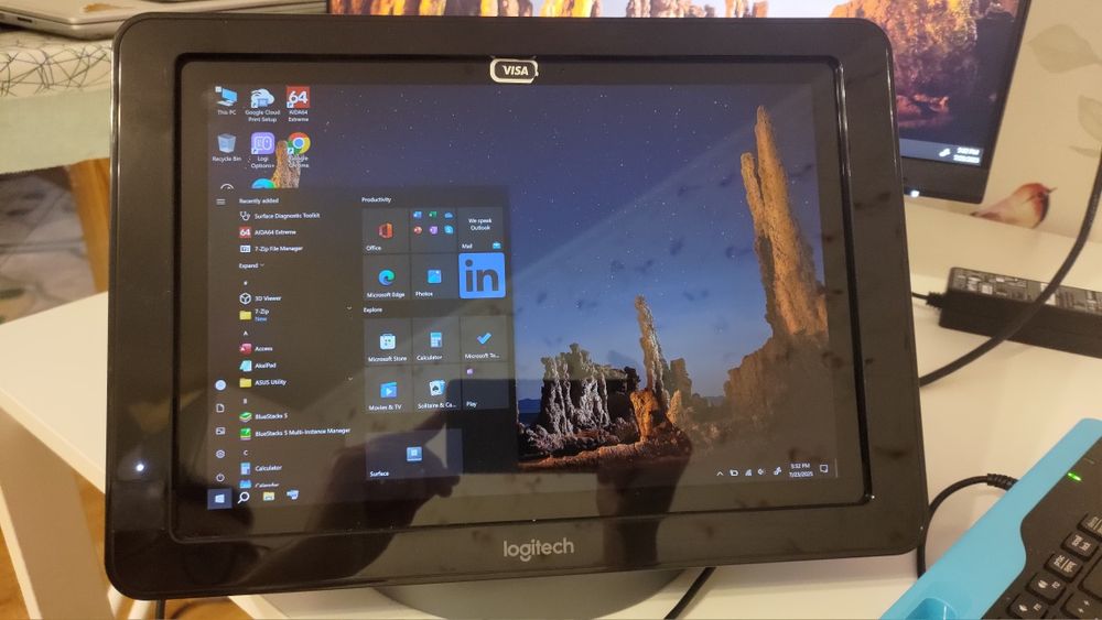 Surface Pro 4/5/6 докстанція від Logitech