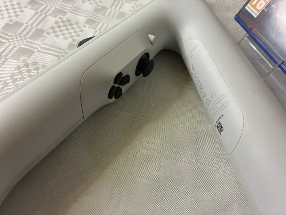 Aim Controller do PS4 + 2 GRY Bravo Team i Farpoint