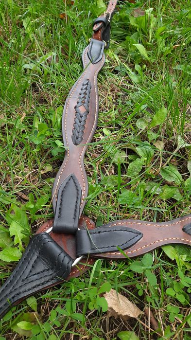 Уздечка на коня вуздечка кантарка оголовье на лошадь кінь збруя.